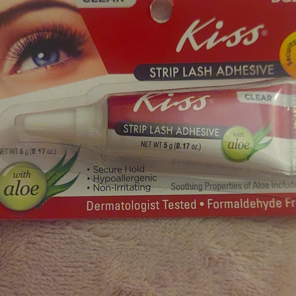 🦃Kiss Strip Lash Adhesive - Picture 1 of 2